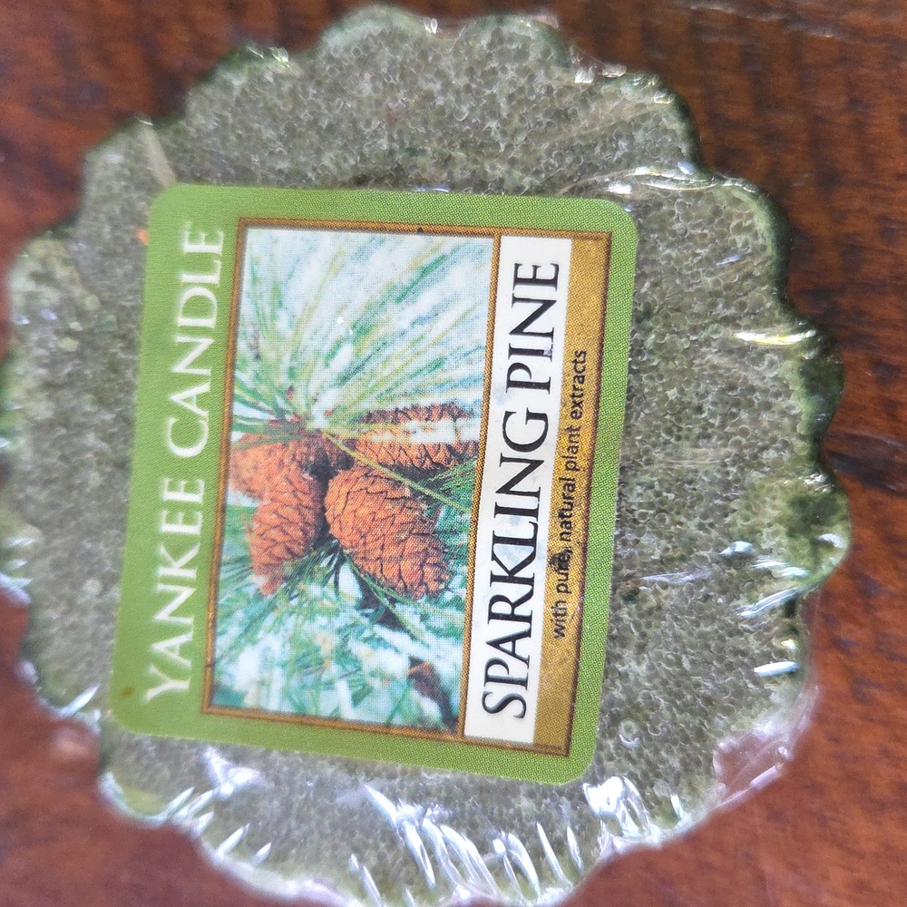 1 Yankee Candle Tarts SPARKLING PINE NEW 0.8 oz each